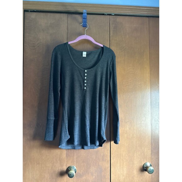 Tops - Women’s long sleeve top